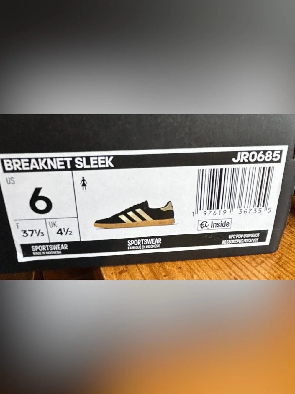 Adidas Breaknet Sleek NIB Black and Gold Low-Top Athletic Sneakers Size 6 Women